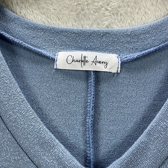 Charlotte Avery Knit Top Size S Blue Short Dolman Sleeves Relaxed Fit V Neck - Picture 3 of 7